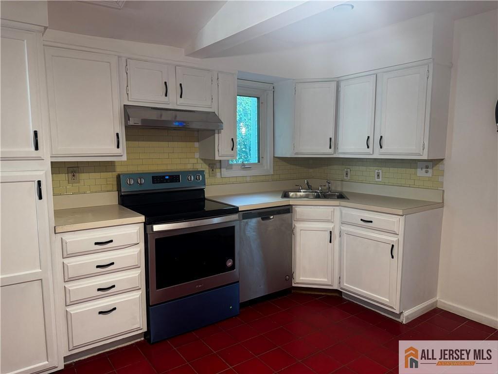 Property Photo: 280 Shoreland Circle NJ 08879