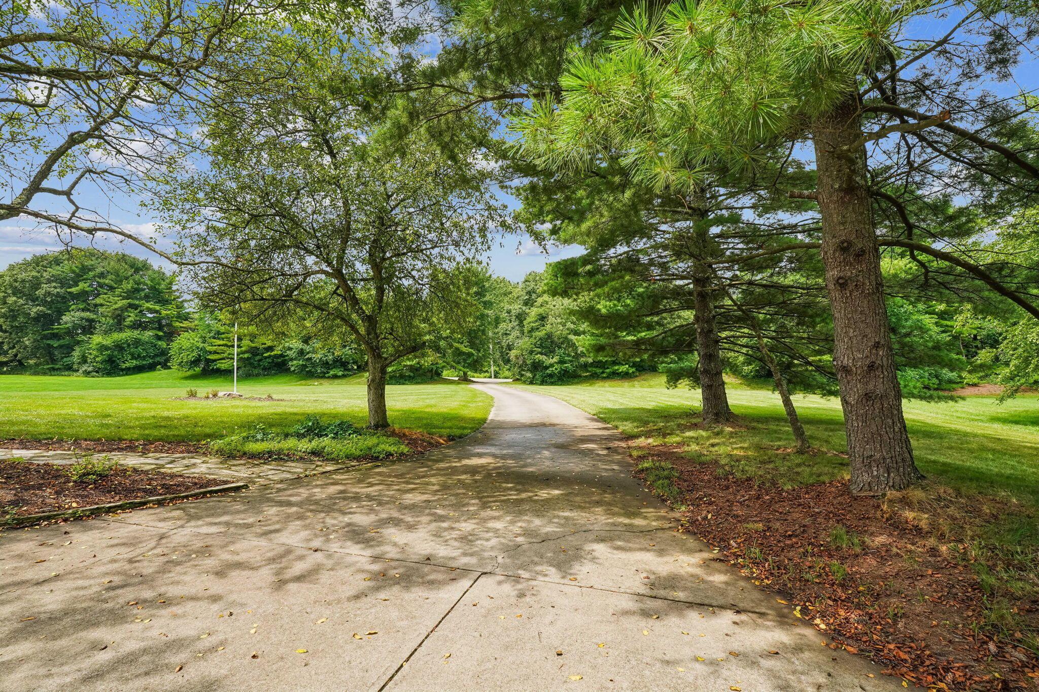 Property Photo: 1722 Taylor Station Road OH 43004