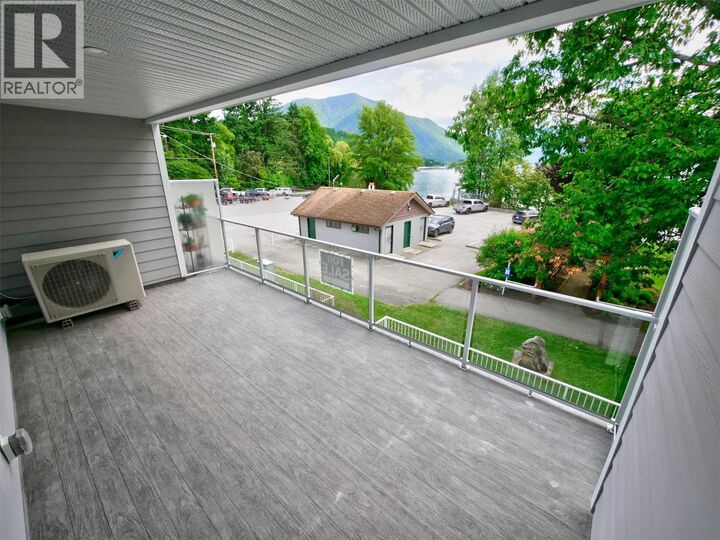 Property Photo: 88 Nelson Avenue South 3 BC V0G 1R1