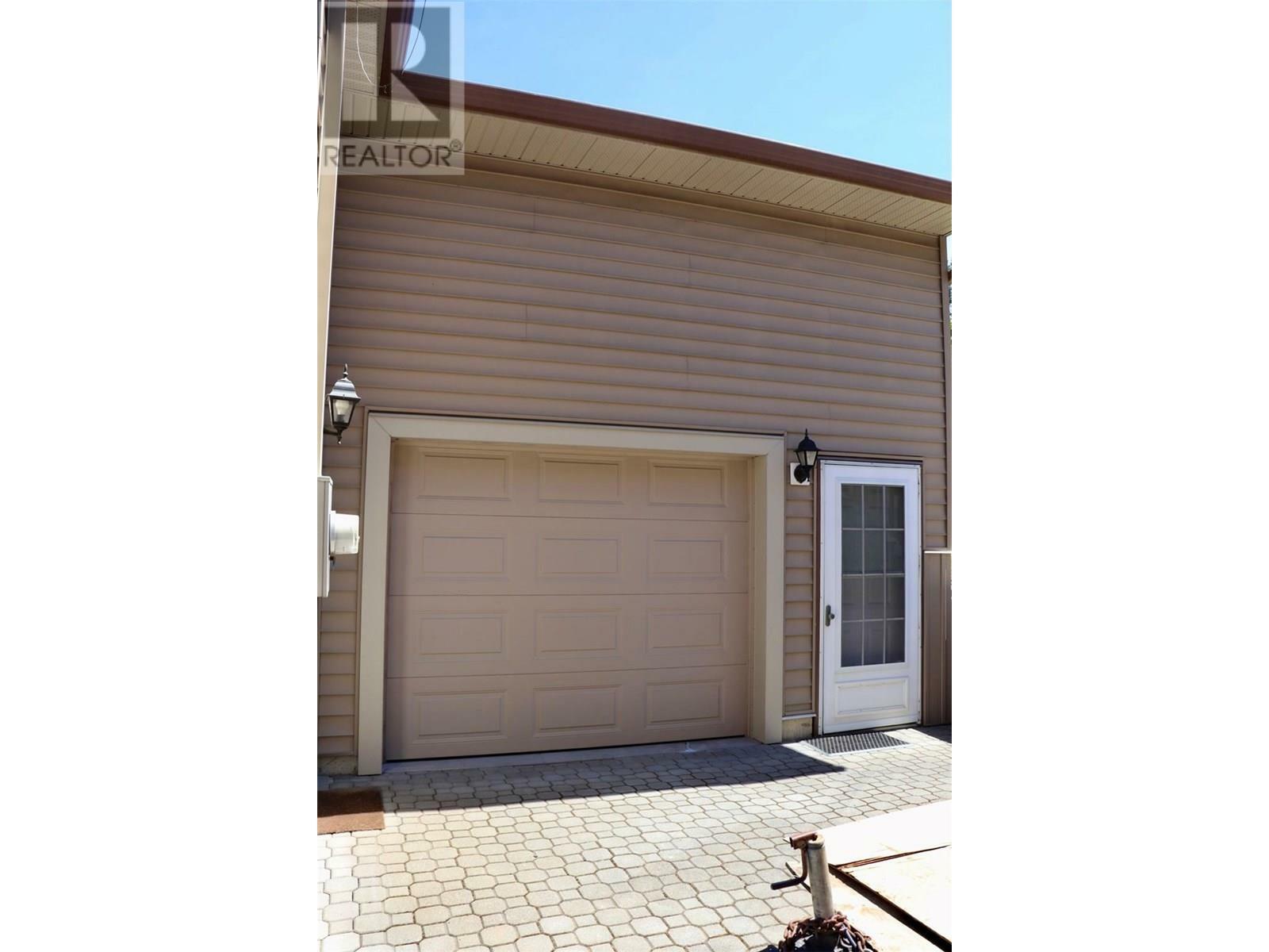 Property Photo:  650 2nd Street Southeast  BC V1E 4H2 