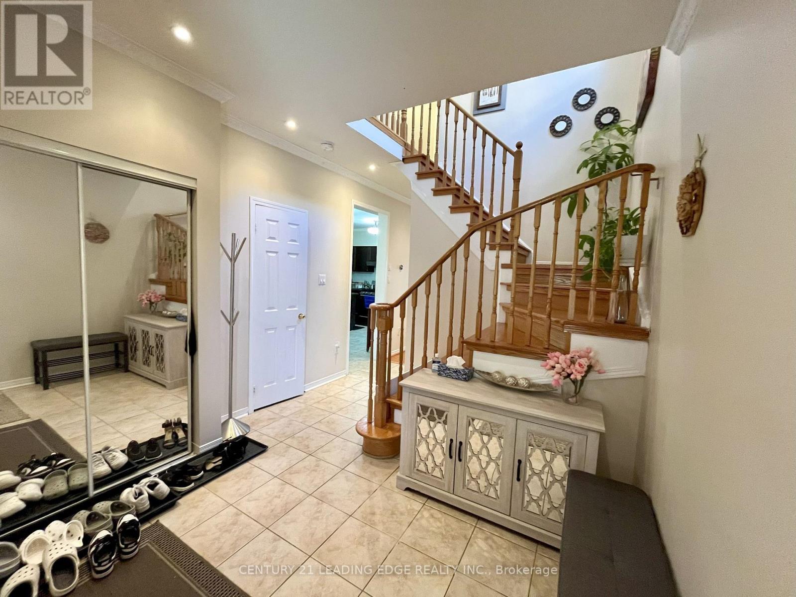 Property Photo: 6479 Valiant Heights ON L5W 1C9