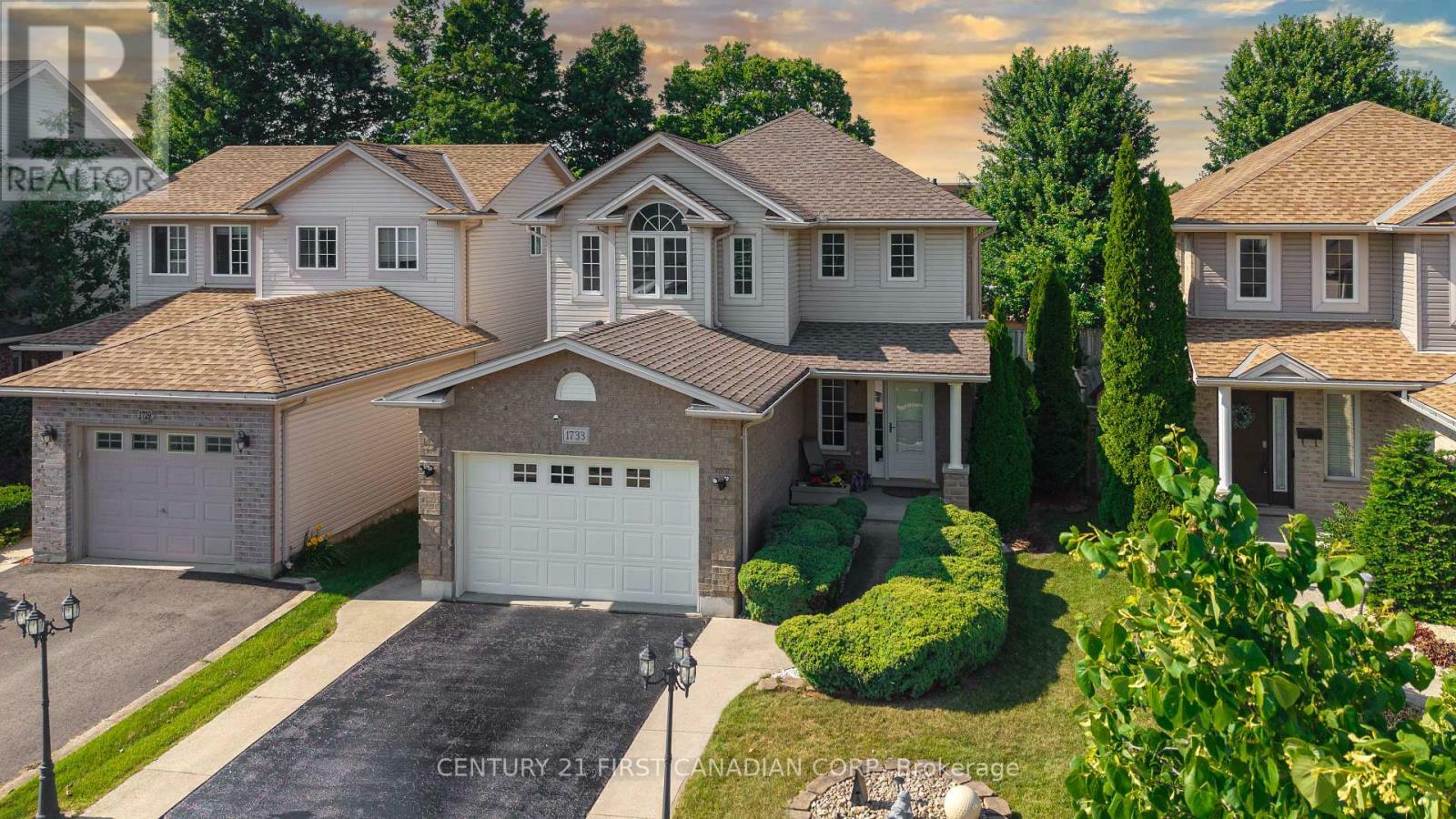 Property Photo: 1733 Devos Drive ON N5X 4H8