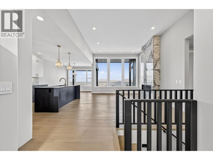 Photo de la propriété:  2138 Linfield Drive  BC V1S 0G3 