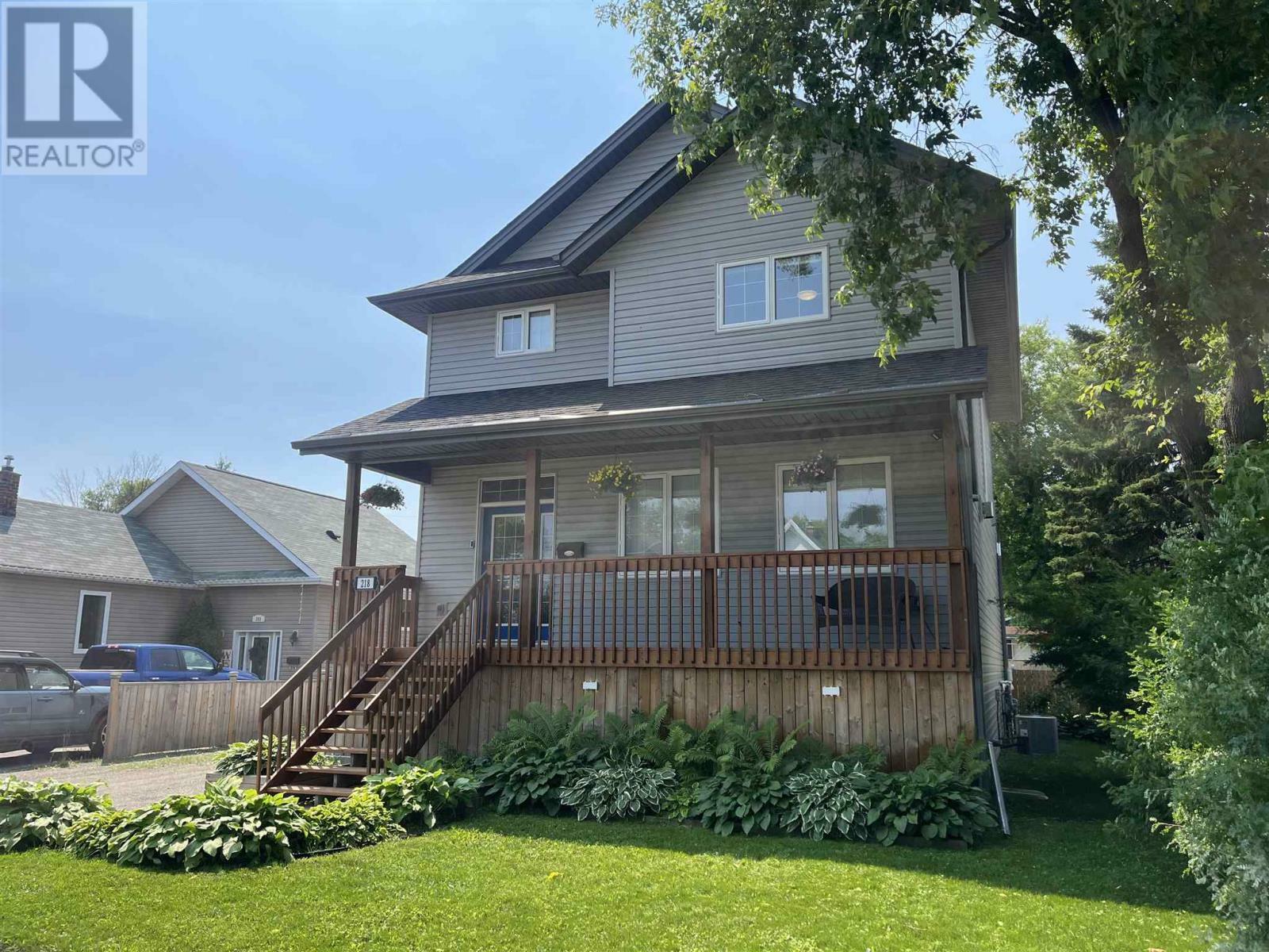 Property Photo: 218 Amelia Street E ON P7E 3Z7