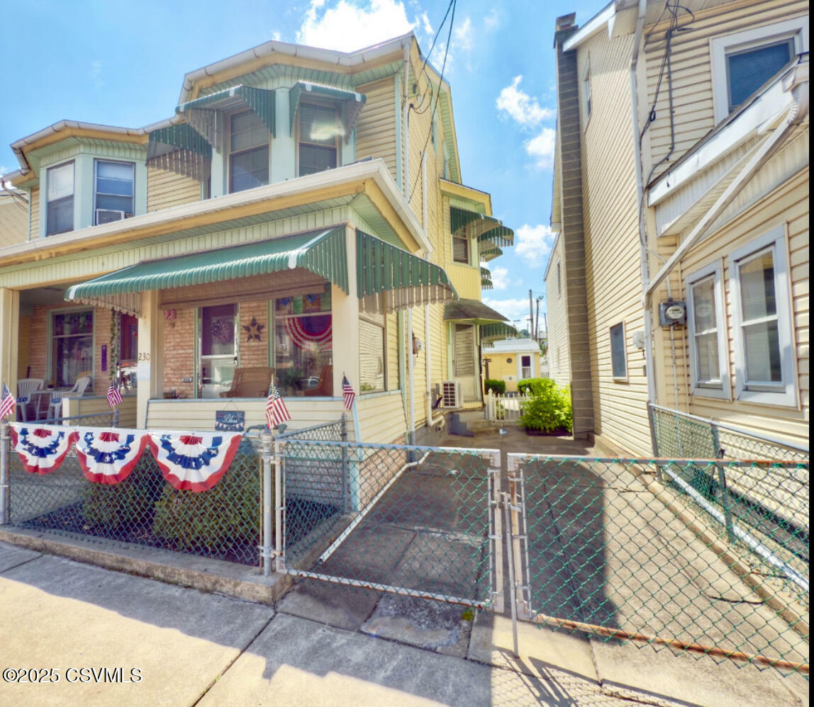 230 S 6th Street  Shamokin PA 17872 photo