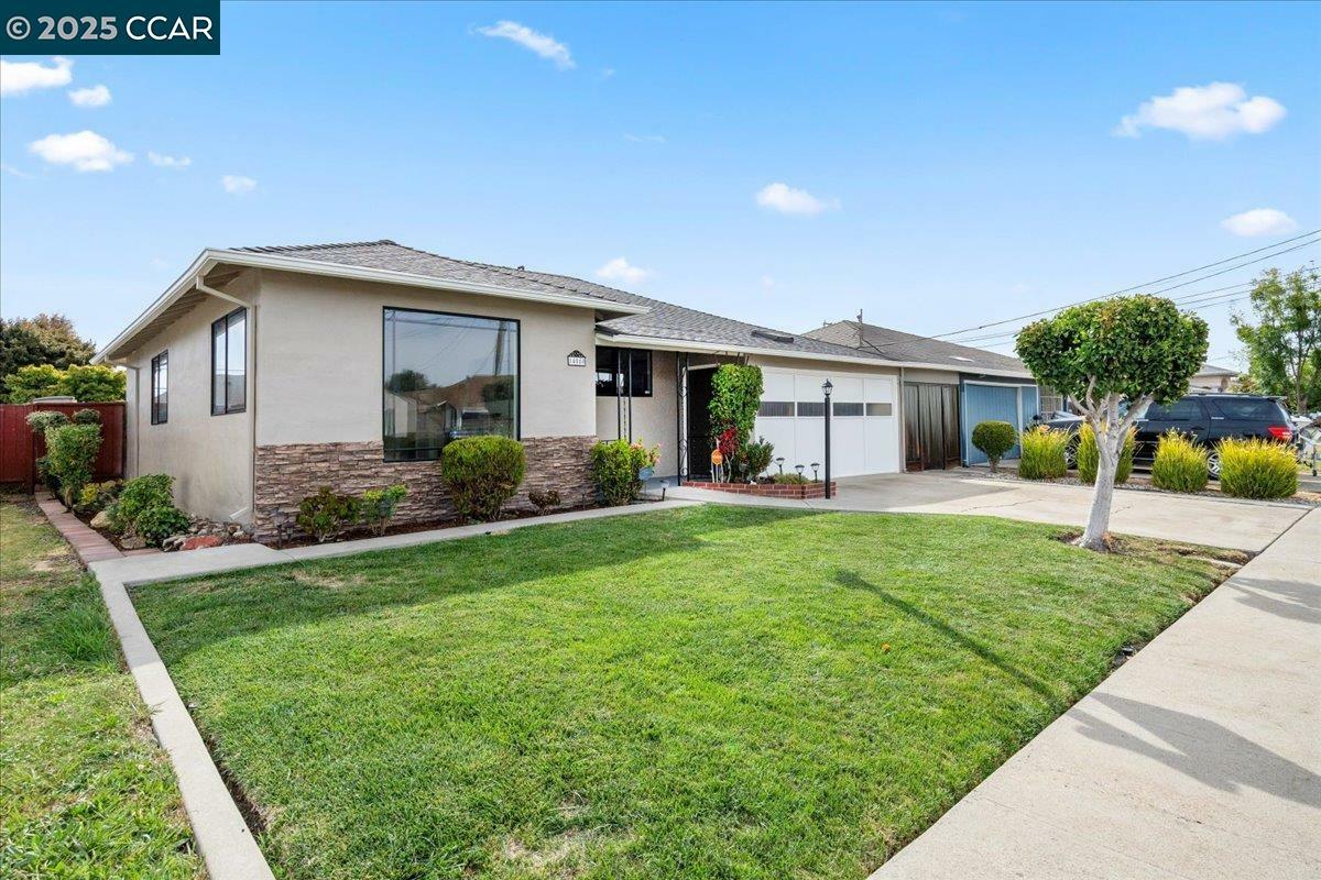 Property Photo: 14550 Acacia St CA 94579
