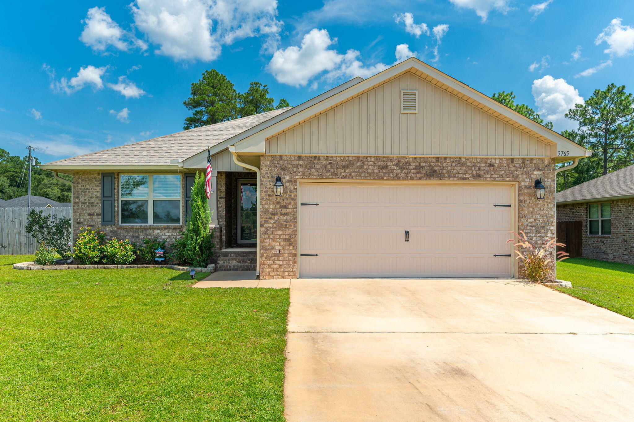 Property Photo: 5765 Marigold Loop FL 32539