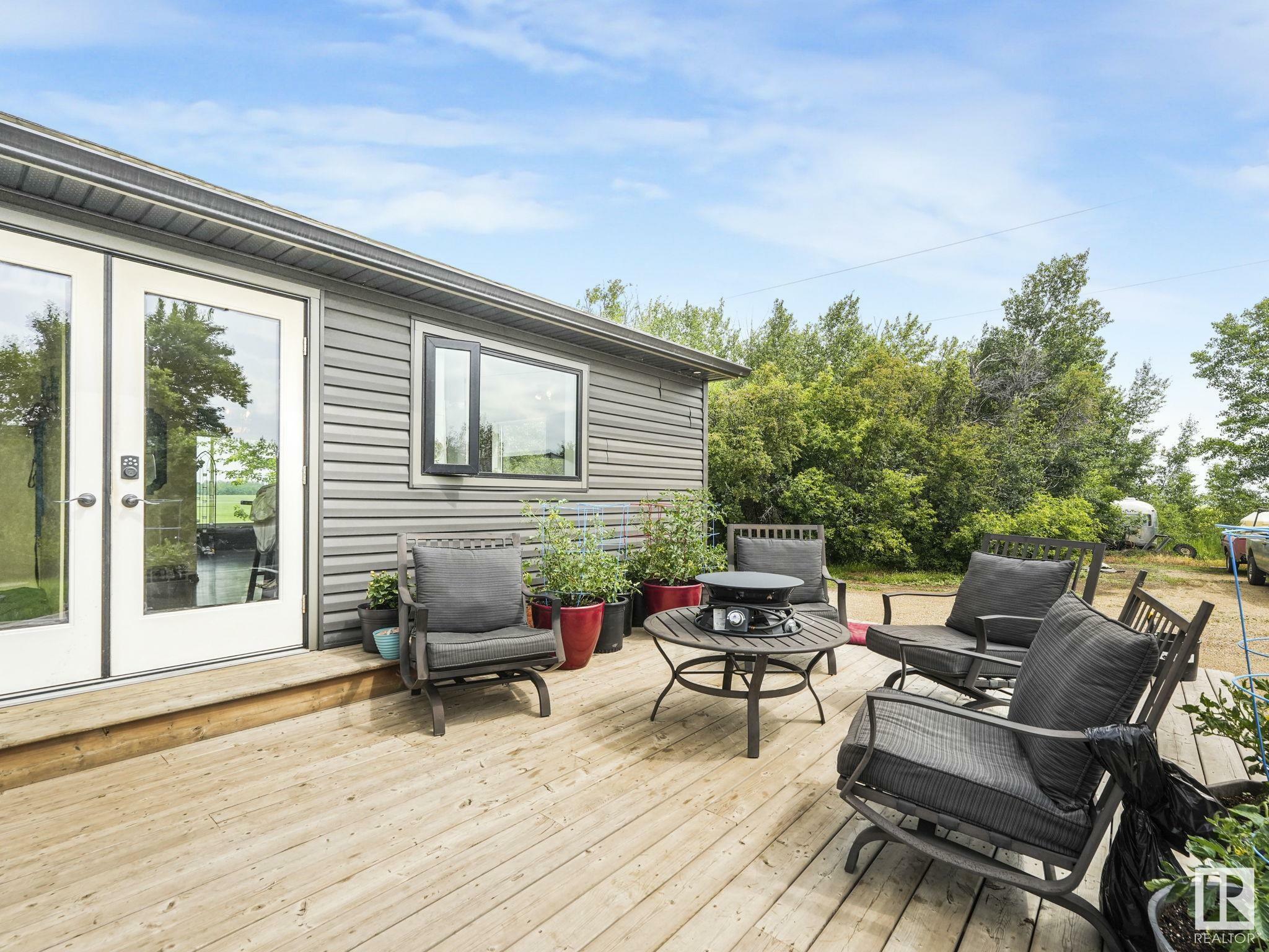 Property Photo: 26307 Twp Road 570 AB T8R 2K7