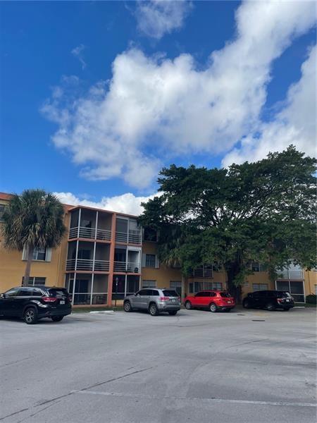 Property Photo: 4334 NW 9th Ave 7-1E FL 33064