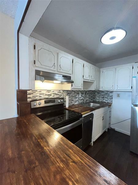9141 Sunrise Lakes Blvd 115  Sunrise FL 33322 photo