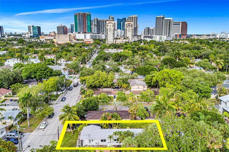 Property Photo: 1004 W Las Olas Blvd FL 33312