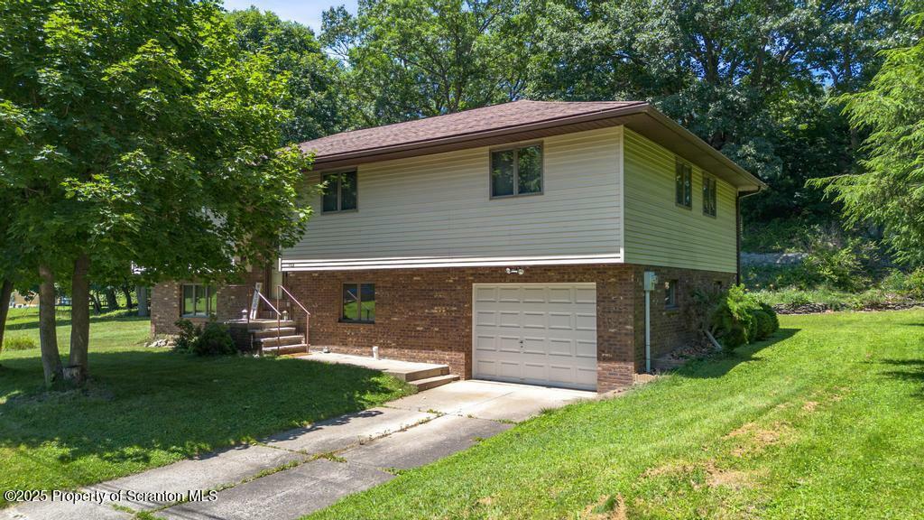 1103 Quarry Road  Old Forge PA 18518 photo
