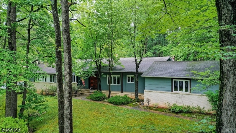 Property Photo: 11 Allenby Ln NJ 07076
