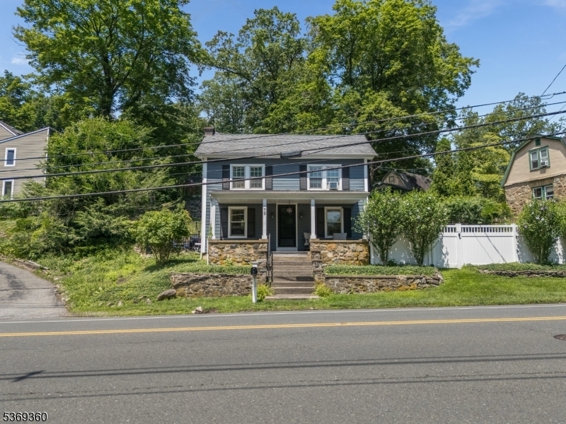 Property Photo: 79 Fairview Ave NJ 08829