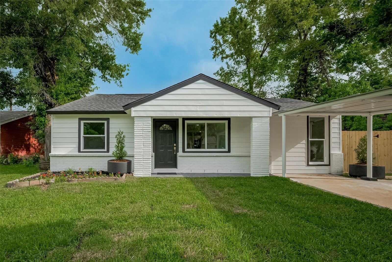 Property Photo:  6126 Micollet Street  TX 77016 