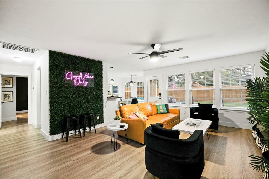 Property Photo: 1504 W 43rd Street TX 77018