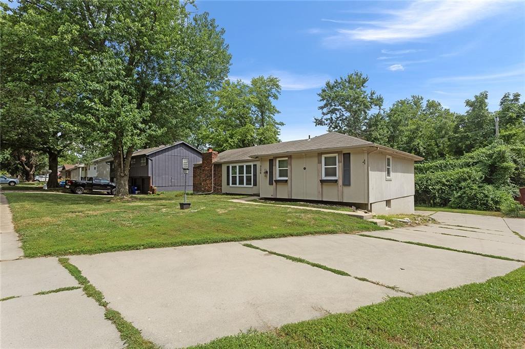 Property Photo: 736 N Van Mar Street KS 66061