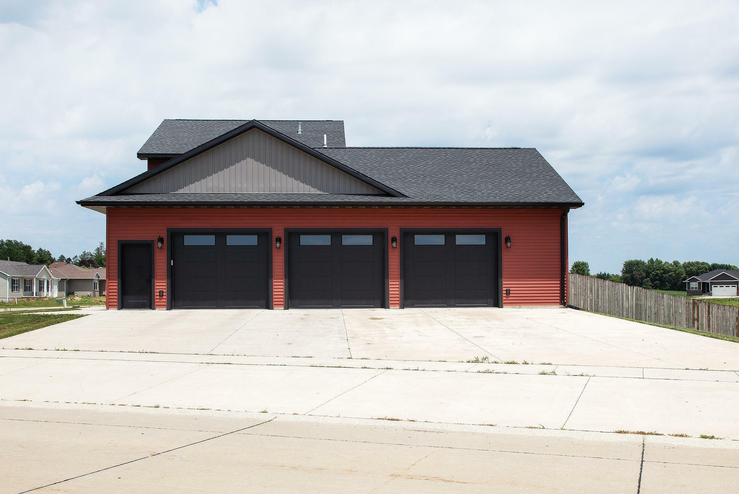 Property Photo: 1136 Lozmar Lane IA 50670