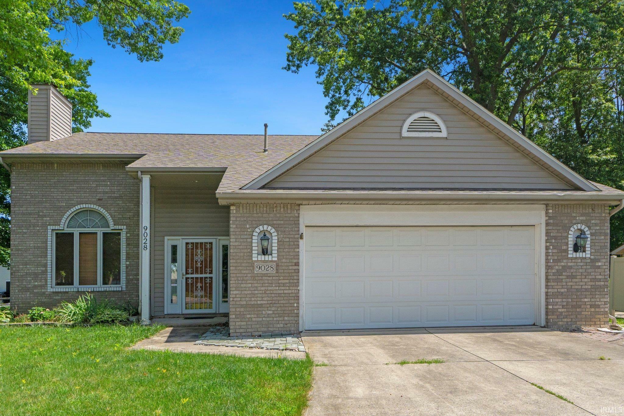 Property Photo: 9028 Hickory Knoll Boulevard IN 46825-2279