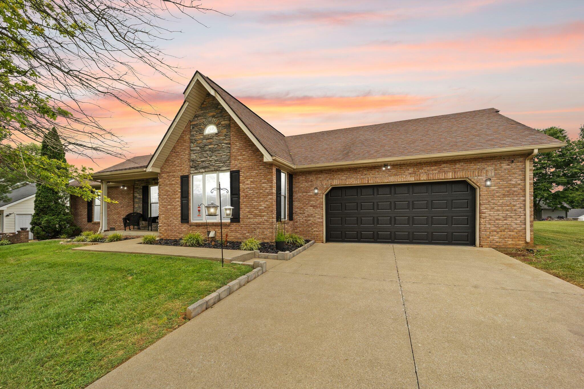 Property Photo: 1113 Fawn Run KY 42501