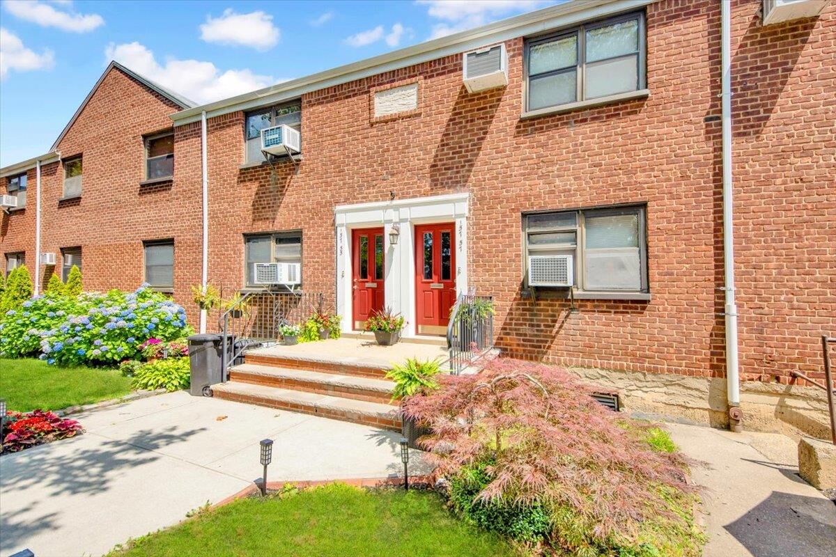 Property Photo:  15757 17th Avenue 6125  NY 11357 