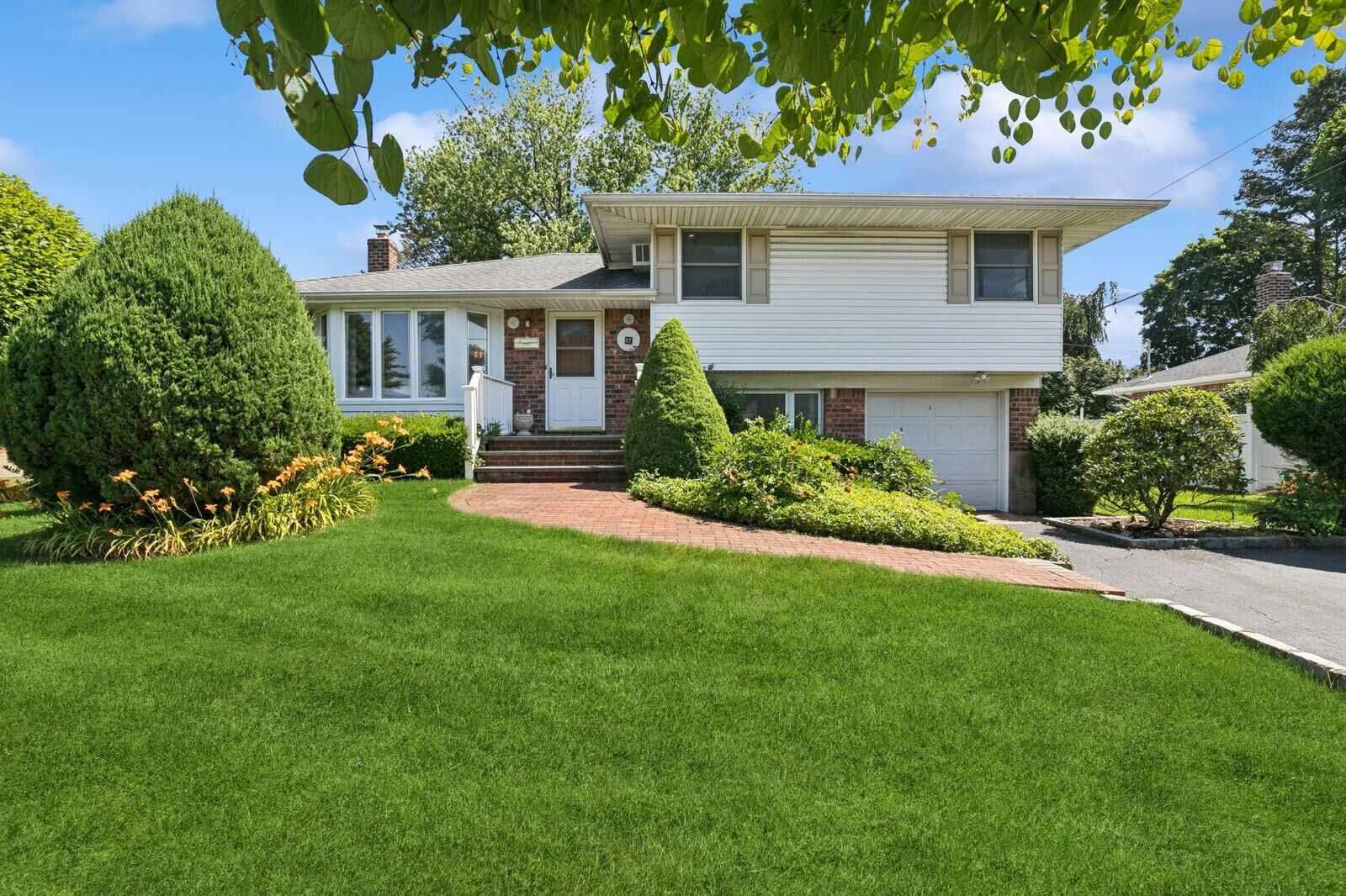 Property Photo: 17 Wren Drive NY 11797