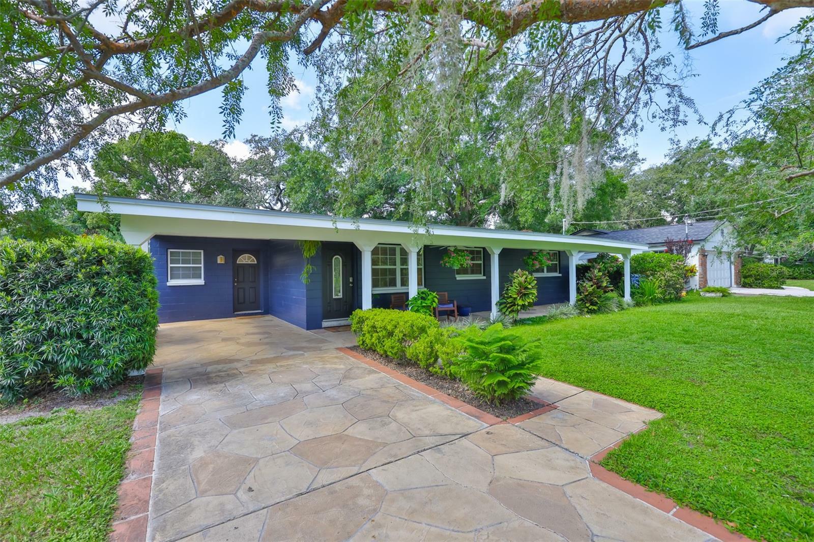 Property Photo: 1708 Pond Lake Drive FL 33612