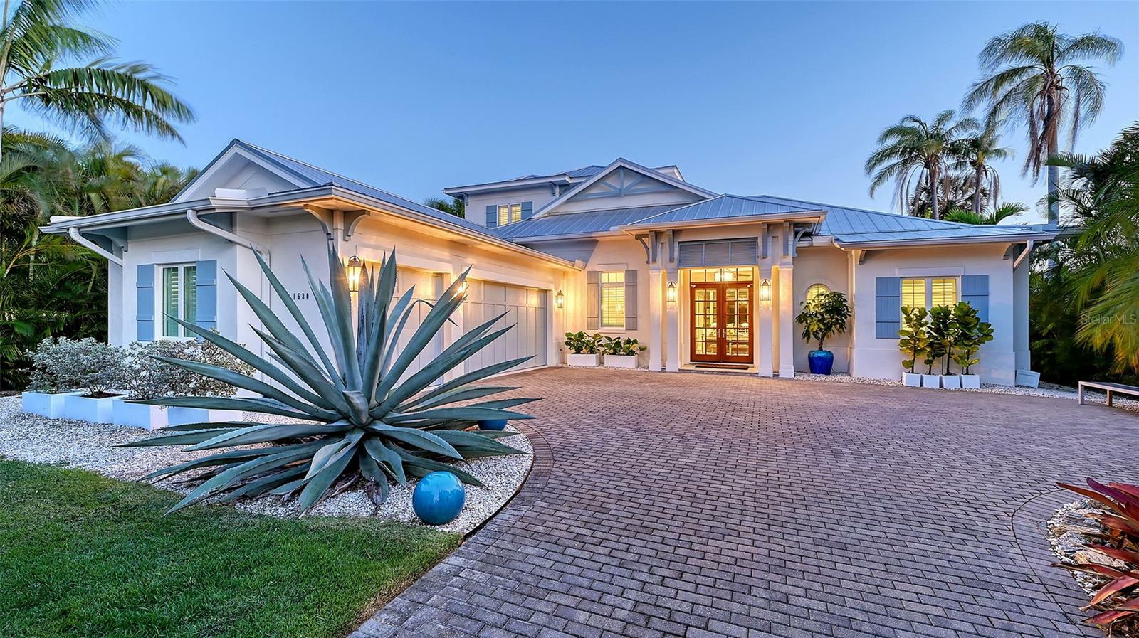 Property Photo: 1530 Pine Bay Drive FL 34231