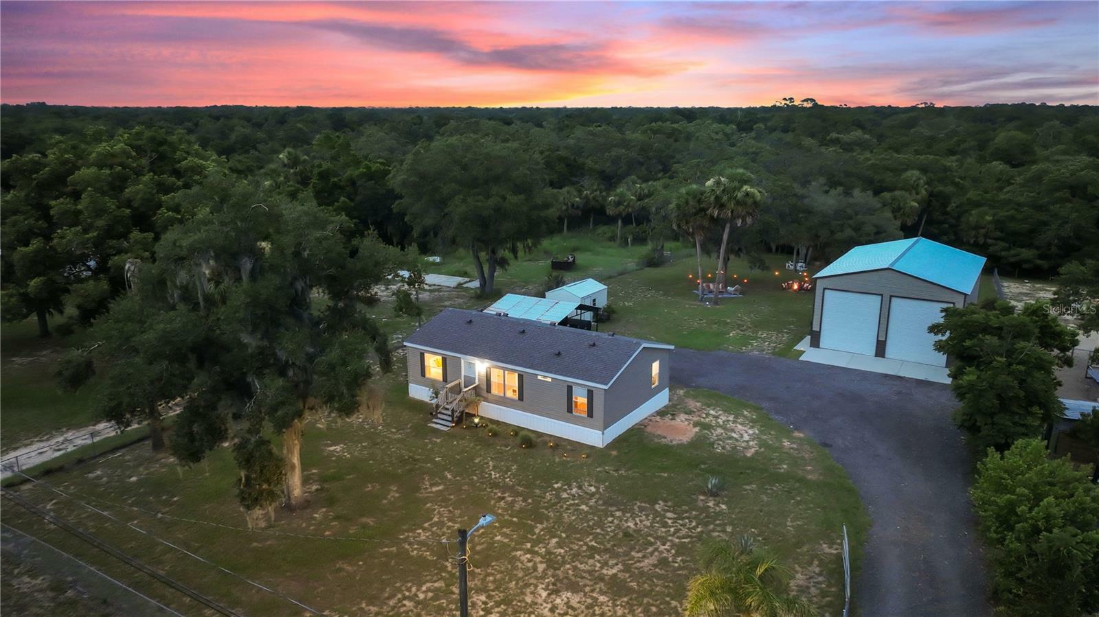 Property Photo: 1208 Varner Road FL 33837