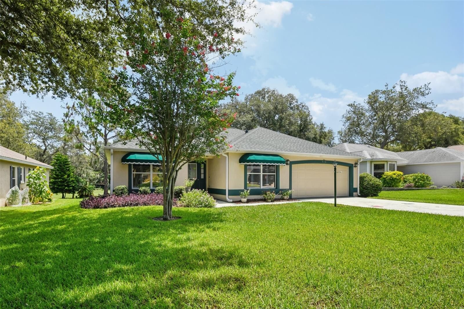 Property Photo:  516 Loma Paseo Drive  FL 32159 