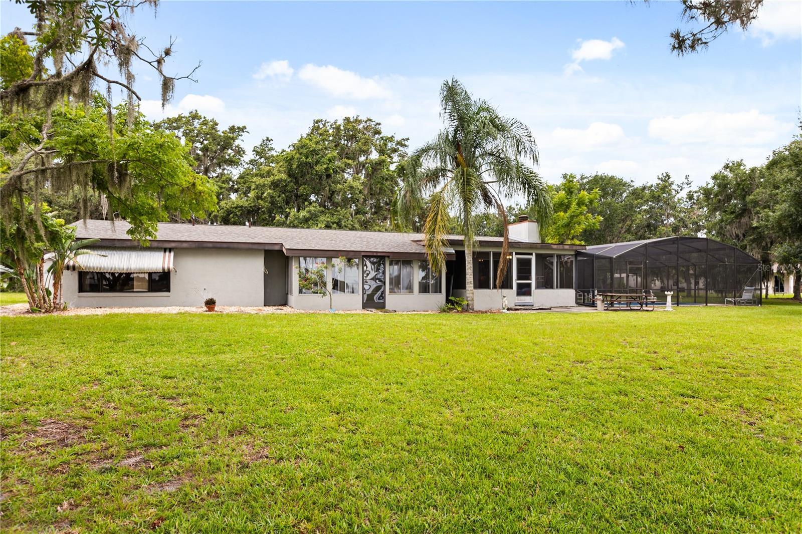 Property Photo: 410 Catherine Lane FL 34736