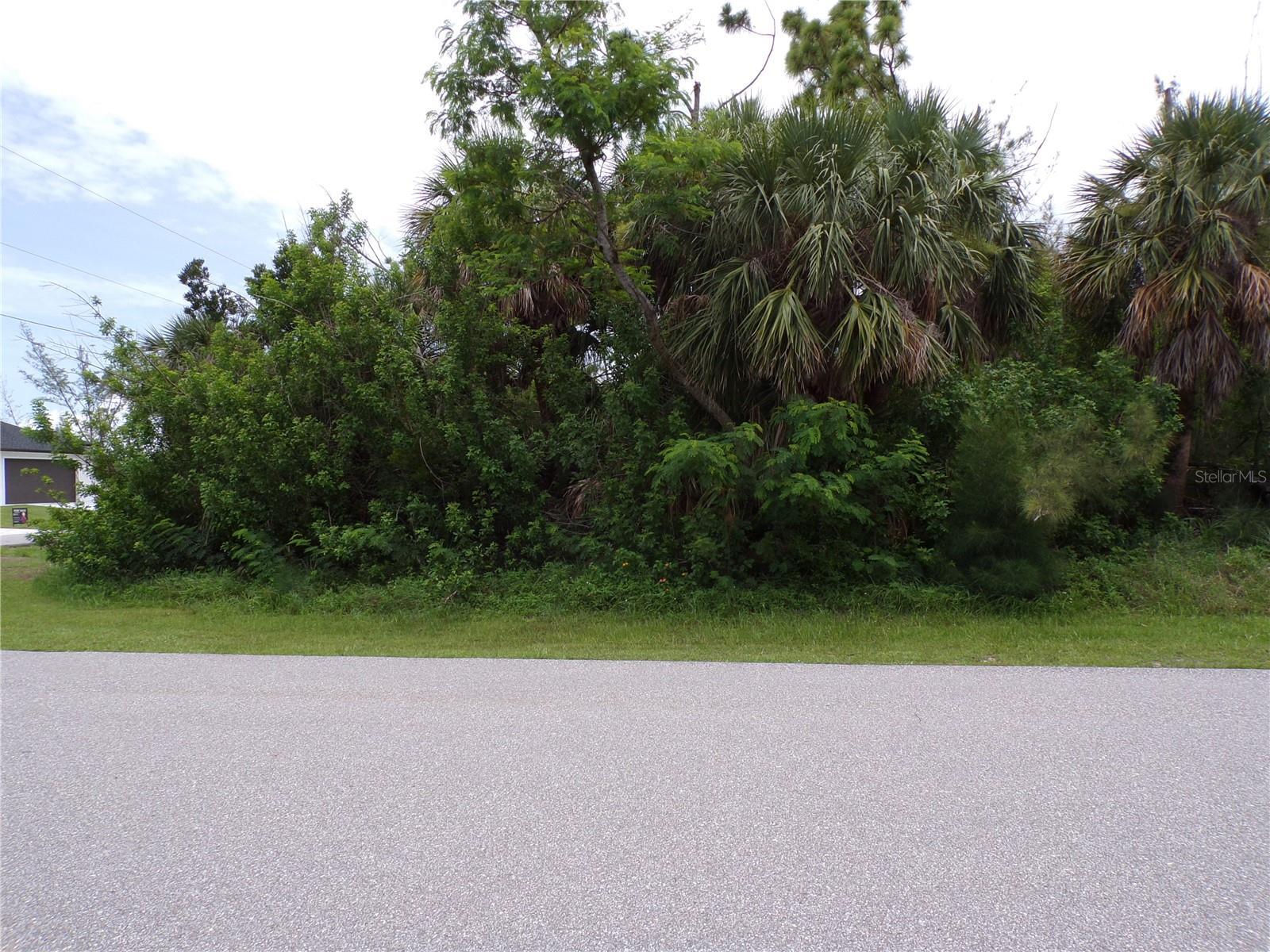 Property Photo: 10416 Sarasota Road FL 33981