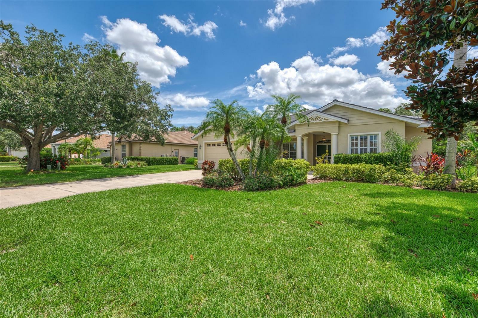 Property Photo: 6644 Butlers Crest Drive FL 34203