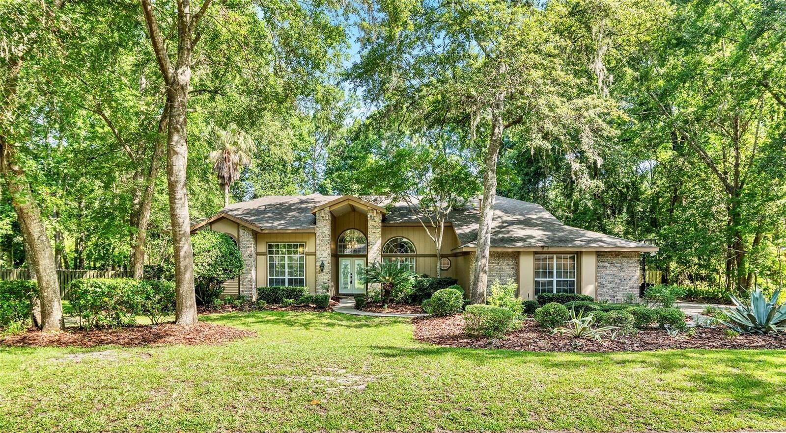 Property Photo:  5726 NW 43rd Road  FL 32606 