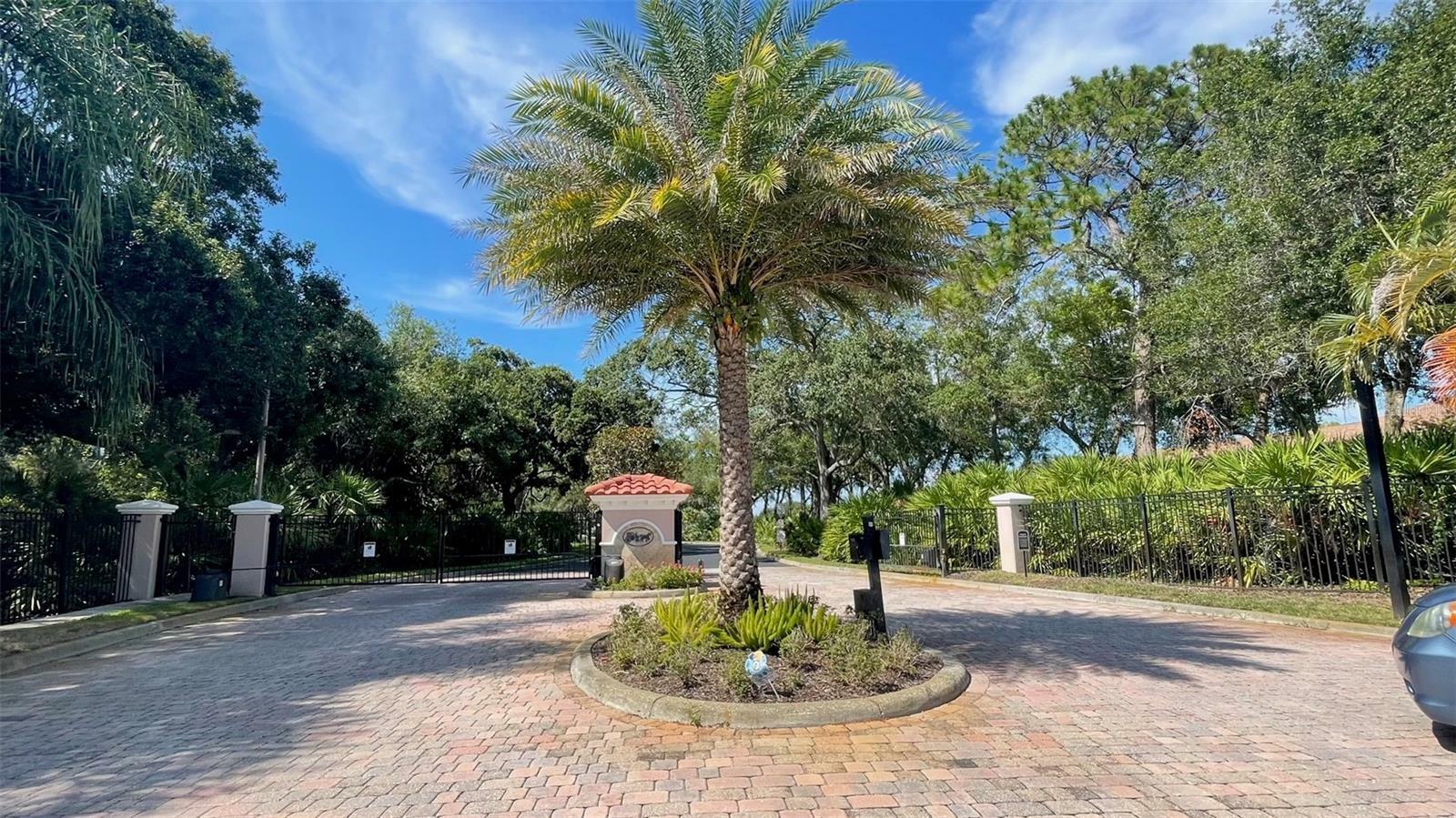 Property Photo: 824 Lantern Way FL 33765