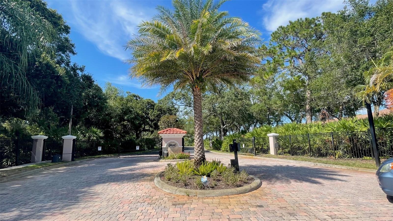 Property Photo: 824 Lantern Way FL 33765