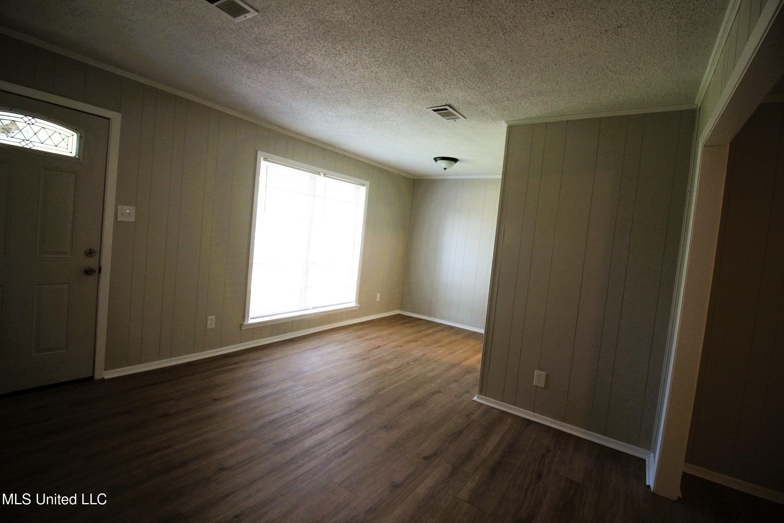 Property Photo: 645 Cox Avenue MS 38635