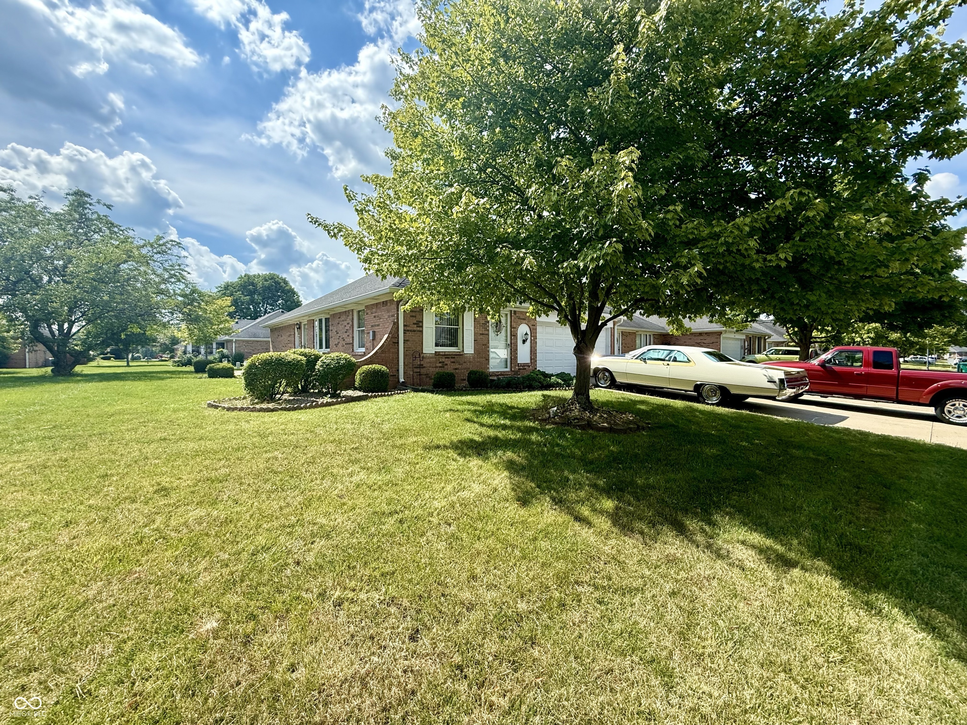 Property Photo: 1390 Holiday Lane E IN 46112