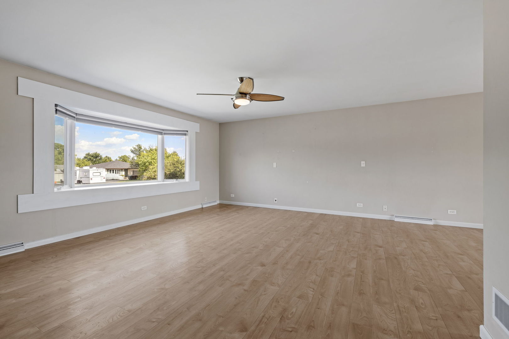 Property Photo: 913 S Bentley Road IL 60451