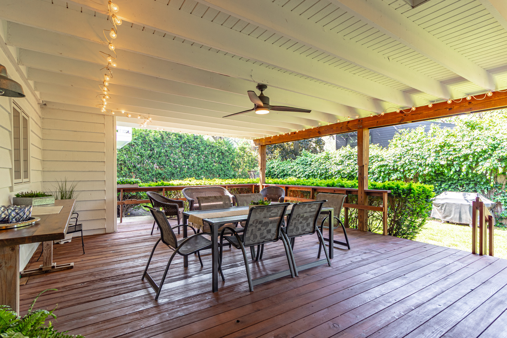Property Photo: 2120 Wilmette Avenue IL 60091
