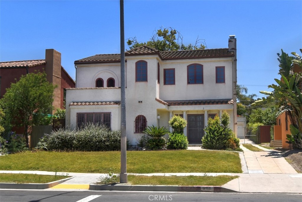 Property Photo: 918 S Muirfield Road CA 90019