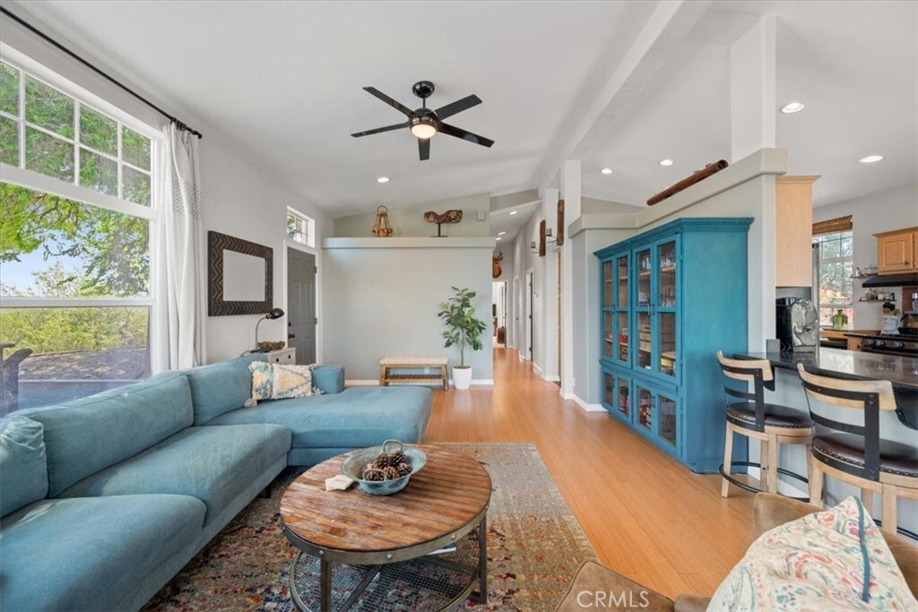 Property Photo:  5990 Sunny Glen  CA 93446 