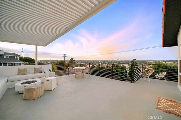 Property Photo: 4309 Mesa Street CA 90505