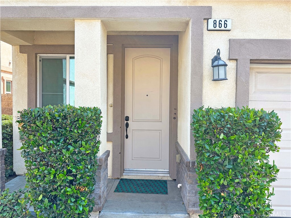 Property Photo:  866 Christian Court  CA 91784 