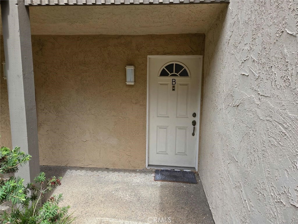 Property Photo: 8515 Villa La Jolla Drive B CA 92037