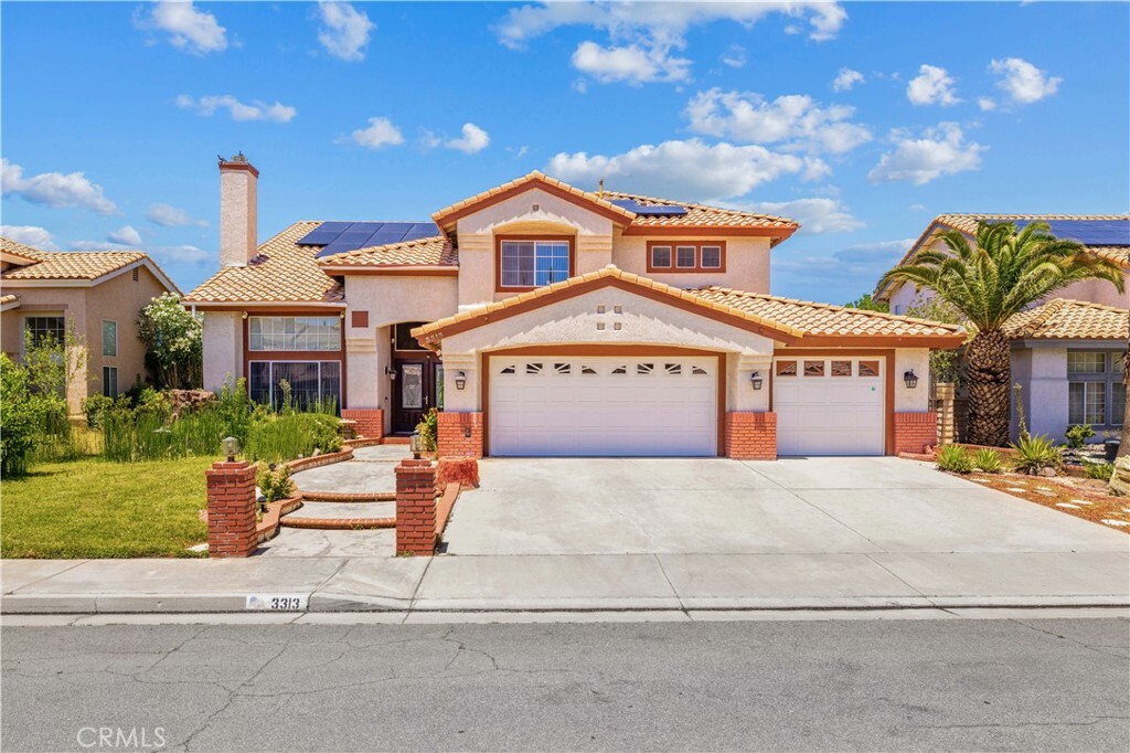 Property Photo: 3313 Watford Way CA 93551