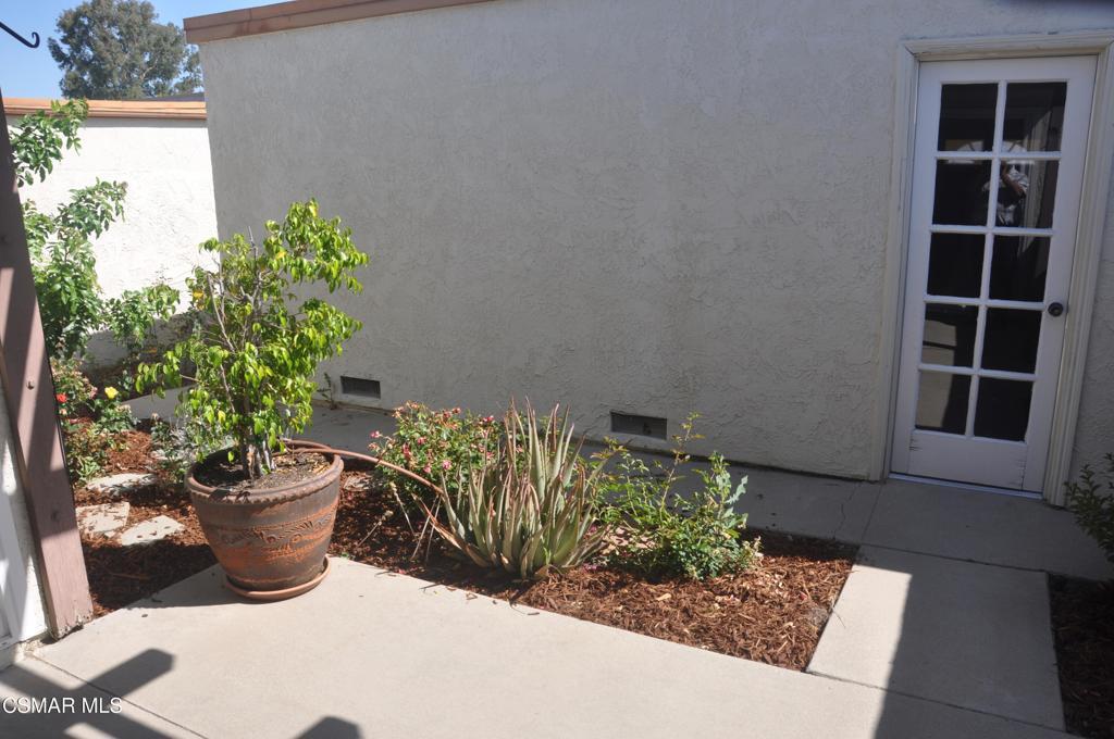 Property Photo: 4162 Lake Harbor Lane CA 91361