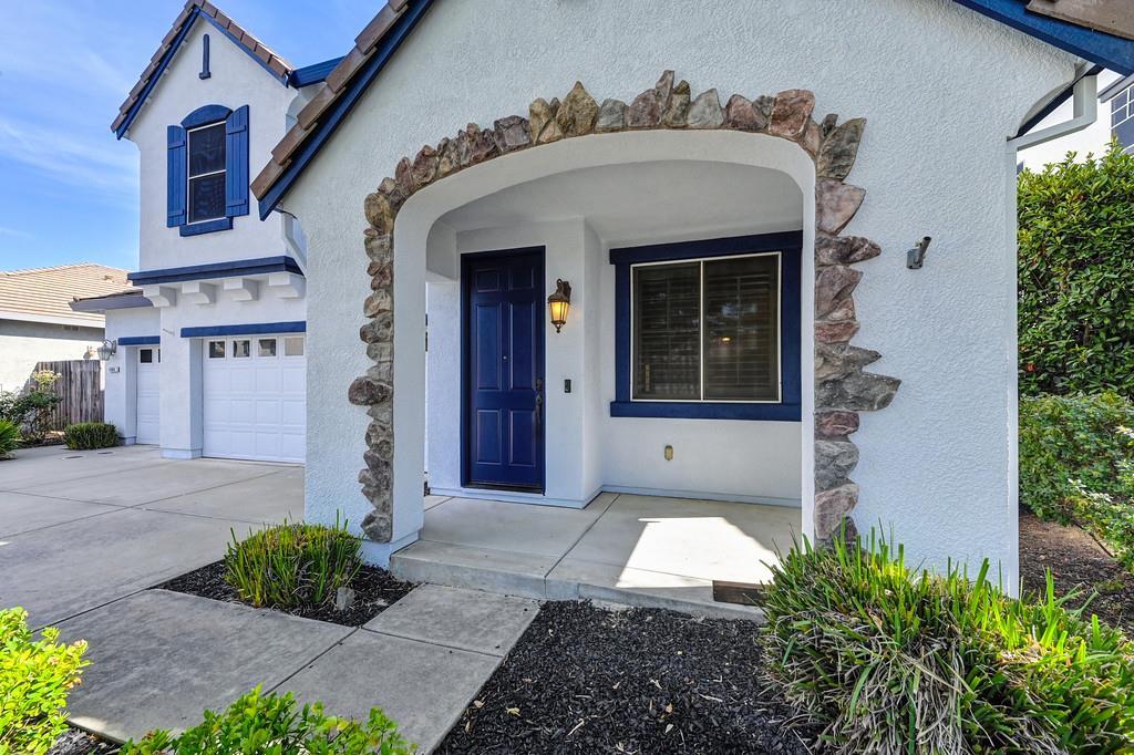 Property Photo: 1404 Rossmere Lane CA 95648