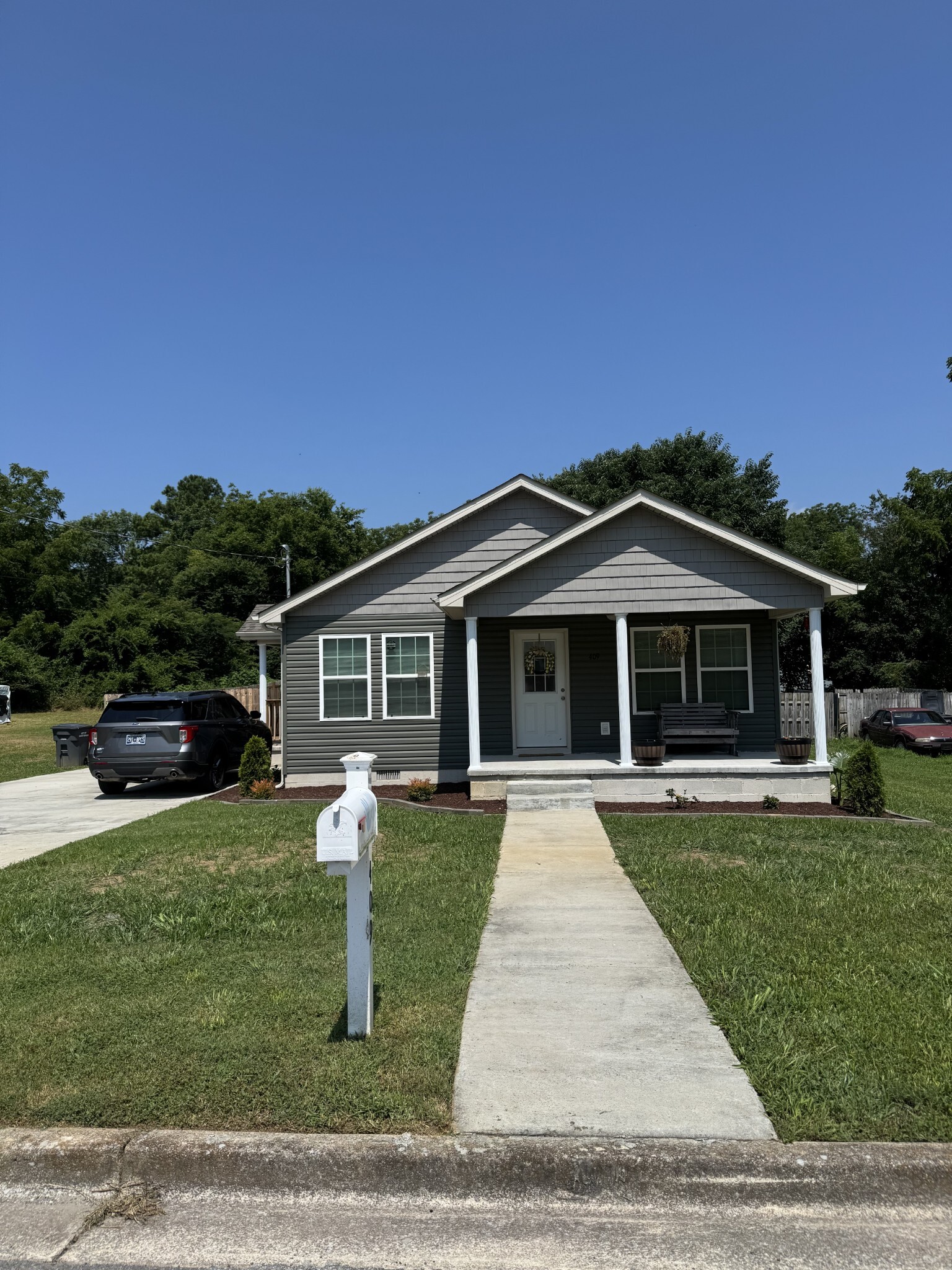 Property Photo:  409 Kiwanis Ave  TN 37334 