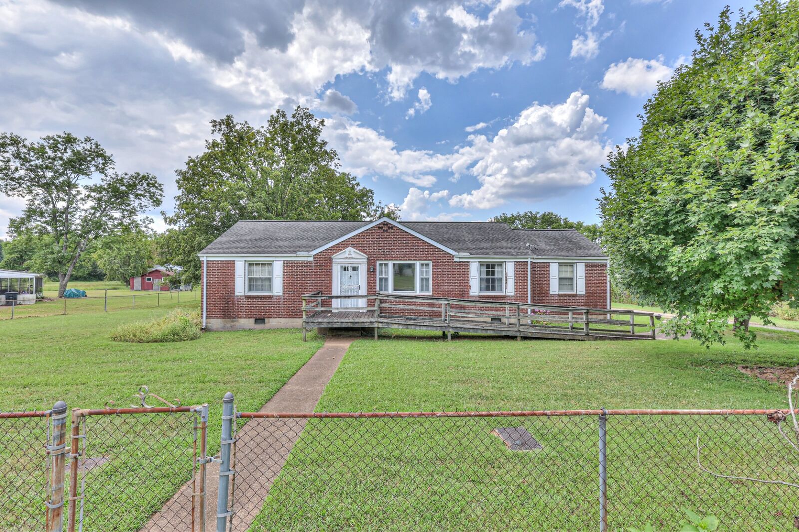 Property Photo:  3005 Hillhurst Dr  TN 37207 